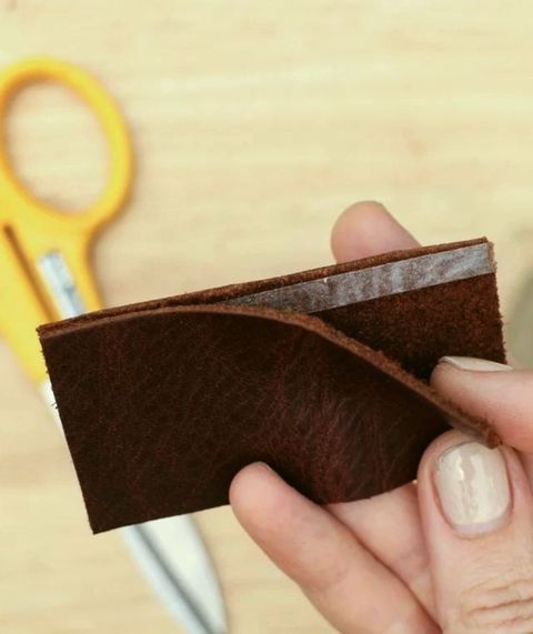 Double-sided-tape-tissue-on-leather Double-sided-tape-tissue-on-leather