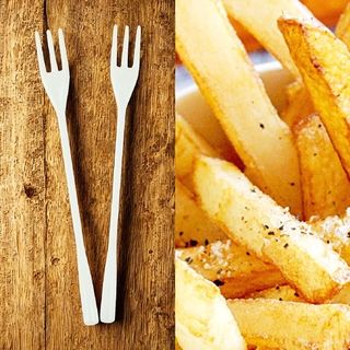 Disposable-white-plastic-chip-fork-and-chips