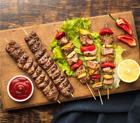 Bio-straight-bamboo-skewers-with-food